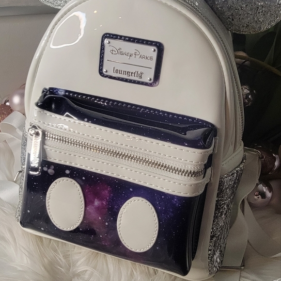 Loungefly Disney Mickey Mouse The Main Attraction Backpack!!!Brand new - Picture 2 of 12